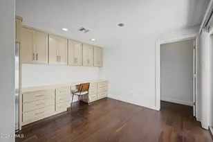4446 E Camelback Rd, Phoenix, AZ 85018 - Photo 15