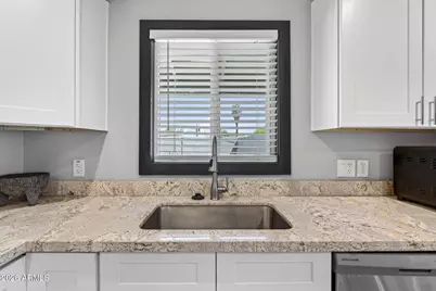 2221 N 27th Street, Phoenix, AZ 85008 - Photo 15