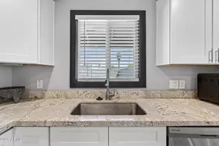 2221 N 27th St, Phoenix, AZ 85008 - Photo 15