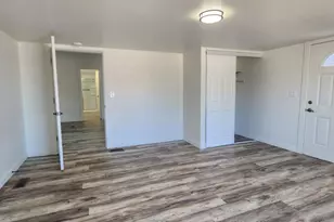 21533 W Laura St, Wittmann, AZ 85361 - Photo 11