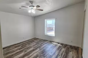 21533 W Laura St, Wittmann, AZ 85361 - Photo 9