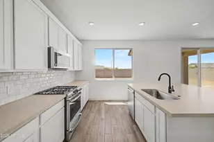 15233 W Gray Fox Trl, Surprise, AZ 85387 - Photo 13