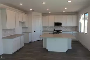 15233 W Gray Fox Trl, Surprise, AZ 85387 - Photo 3