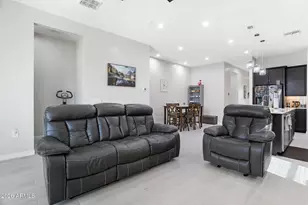 10305 W Deanna Dr, Peoria, AZ 85382 - Photo 11