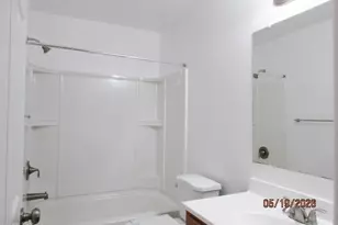 5763 W Freeway Ln, Glendale, AZ 85302 - Photo 9