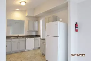 5763 W Freeway Ln, Glendale, AZ 85302 - Photo 3