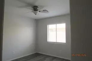 5763 W Freeway Ln, Glendale, AZ 85302 - Photo 7