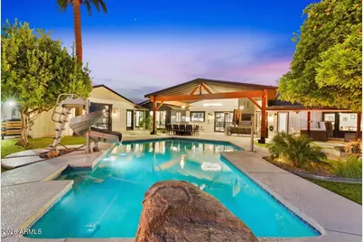 9026 N 67th Street, Paradise Valley, AZ 85253 - Photo 1