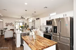 2725 E Mine Creek Rd, Phoenix, AZ 85024 - Photo 15