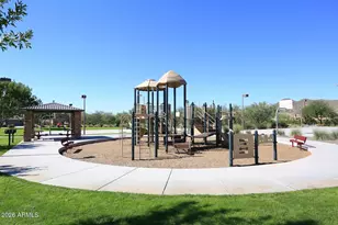 2725 E Mine Creek Rd, Phoenix, AZ 85024 - Photo 25