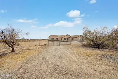 2938 S Wickenburg Road, Tonopah, AZ 85354 - Photo 1