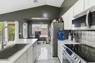 806 S 113th Ave, Avondale, AZ 85323 - Photo 13