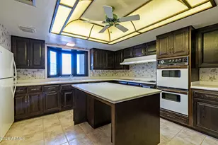 1052 W Estate Dr, Miami, AZ 85539 - Photo 7