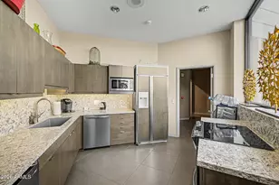 1040 E Osborn Rd, Phoenix, AZ 85014 - Photo 71