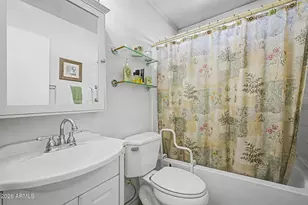 221 W Winston Dr, Phoenix, AZ 85041 - Photo 9