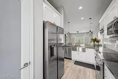 615 W Harwell Road, Phoenix, AZ 85041 - Photo 11