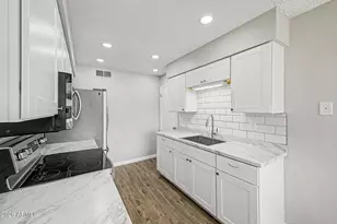 10127 N 95th Dr, Peoria, AZ 85345 - Photo 11