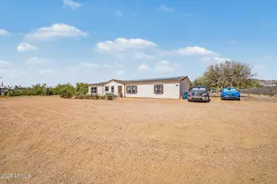 2576 W Tepee St, Apache Junction, AZ 85120 - Photo 3