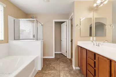 2726 W Chanute Pass, Phoenix, AZ 85041 - Photo 11