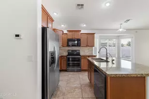 2726 W Chanute Pass, Phoenix, AZ 85041 - Photo 5