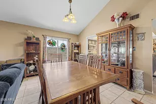 5221 E Saguaro Cir, Phoenix, AZ 85044 - Photo 9