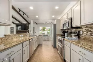 3357 E Hatcher Rd, Phoenix, AZ 85028 - Photo 11