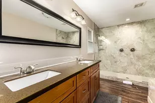 8719 E Osborn Rd, Scottsdale, AZ 85251 - Photo 17