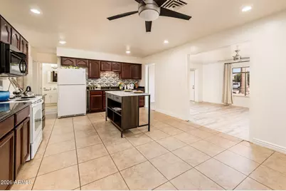 8407 E Crestwood Way, Scottsdale, AZ 85250 - Photo 11