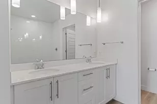 7300 E Earll Dr, Scottsdale, AZ 85251 - Photo 35