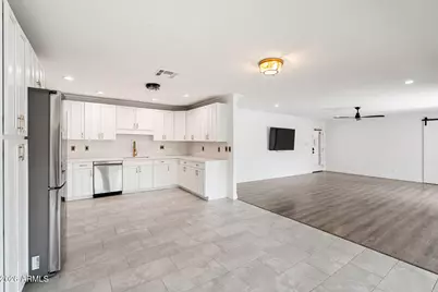 8443 E Edgemont Avenue, Scottsdale, AZ 85257 - Photo 17