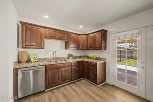 3049 W Corrine Dr, Phoenix, AZ 85029 - Photo 7