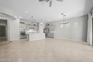 927 S Soho Ln, Chandler, AZ 85225 - Photo 5