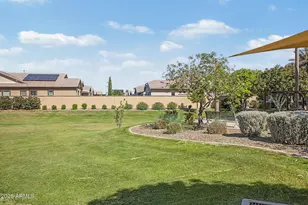 927 S Soho Ln, Chandler, AZ 85225 - Photo 39
