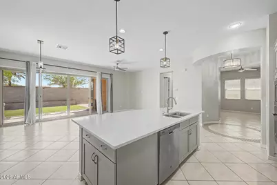 927 S Soho Lane, Chandler, AZ 85225 - Photo 15
