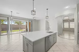 927 S Soho Ln, Chandler, AZ 85225 - Photo 15