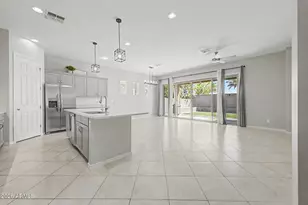 927 S Soho Ln, Chandler, AZ 85225 - Photo 9