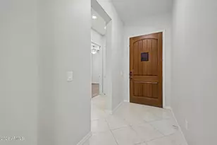 927 S Soho Ln, Chandler, AZ 85225 - Photo 5