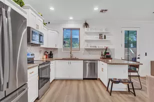 3345 E Pinchot Ave, Phoenix, AZ 85018 - Photo 13