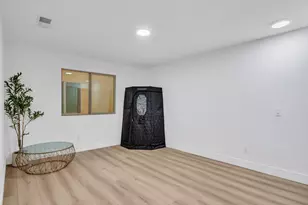 3345 E Pinchot Ave, Phoenix, AZ 85018 - Photo 23