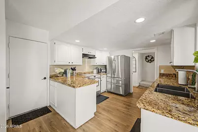 2334 E Gelding Drive, Phoenix, AZ 85022 - Photo 23