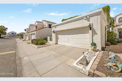 2334 E Gelding Drive, Phoenix, AZ 85022 - Photo 3