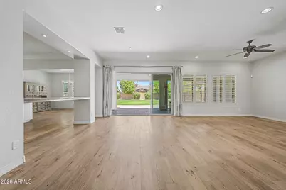 8406 W Louise Court, Peoria, AZ 85383 - Photo 17