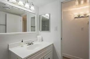 7625 E Camelback Rd, Scottsdale, AZ 85251 - Photo 15
