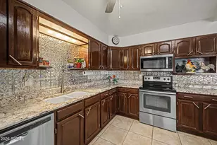 10929 W Oakmont Dr, Sun City, AZ 85351 - Photo 17
