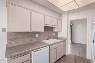 10641 W Boswell Blvd, Sun City, AZ 85373 - Photo 5