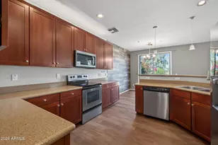 3064 E Dunbar Dr, Phoenix, AZ 85042 - Photo 3
