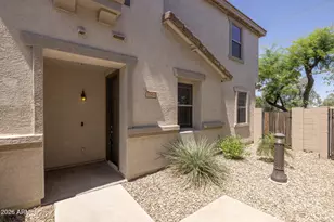 3064 E Dunbar Dr, Phoenix, AZ 85042 - Photo 37
