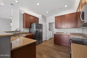 3064 E Dunbar Dr, Phoenix, AZ 85042 - Photo 9