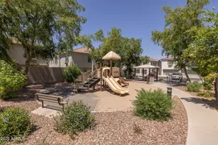 3064 E Dunbar Dr, Phoenix, AZ 85042 - Photo 33
