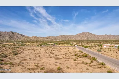 17965 N Stonebluff Road, Maricopa, AZ 85139 - Photo 13